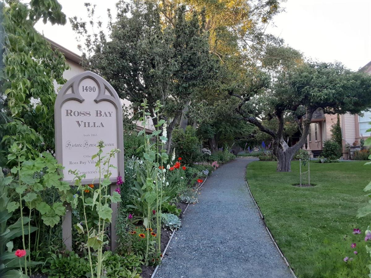 Sea Birds Cottage Victoria Exterior photo